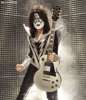 Tommy Thayer "Spaceman"]